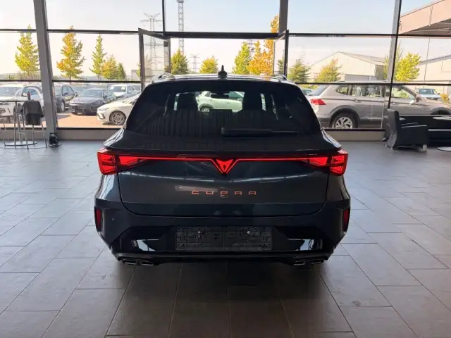 Cupra Leon view 5