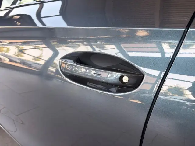 Cupra Leon view 8