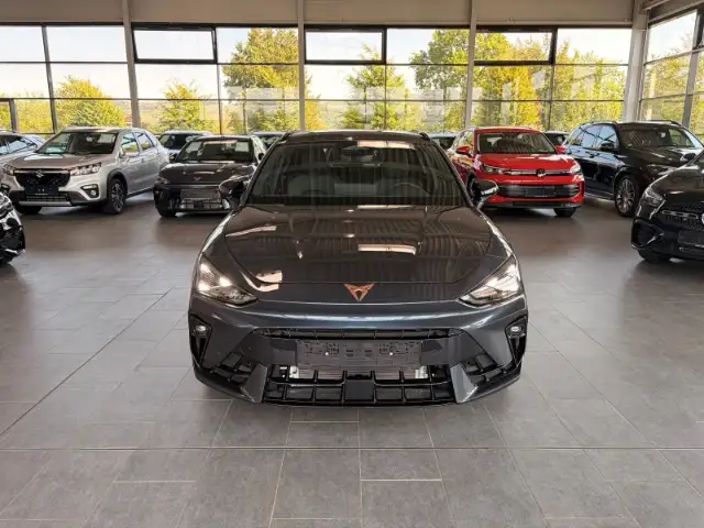 Cupra Leon view 2