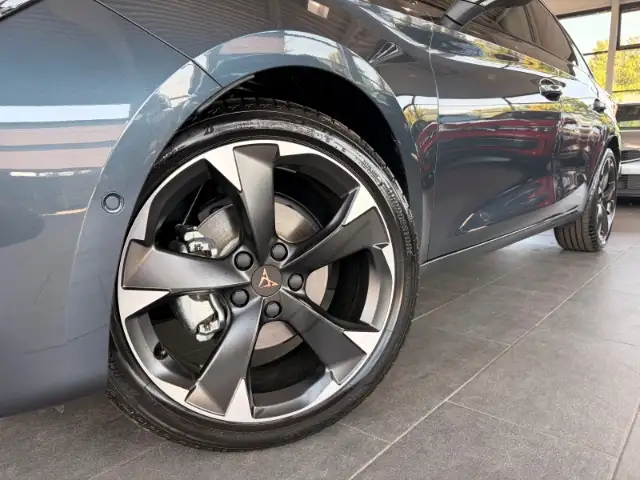 Cupra Leon view 7