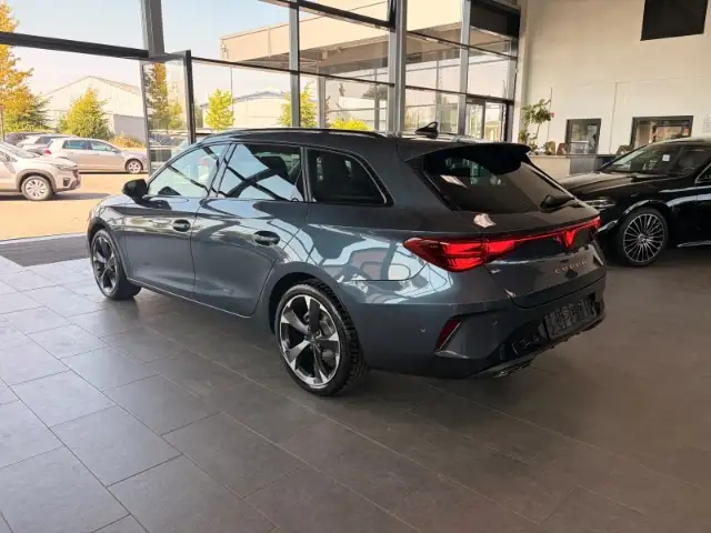 Cupra Leon view 6