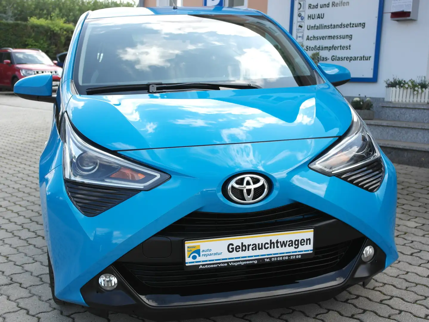 Toyota Aygo x-play connect, Automatik, Top-Zustand Blau - 2