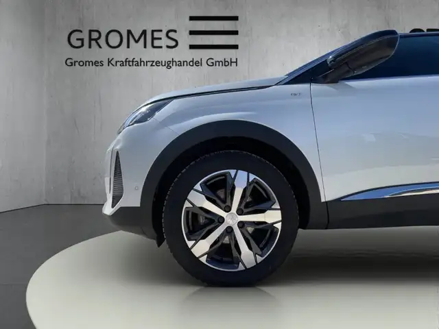 Peugeot 3008 view 11