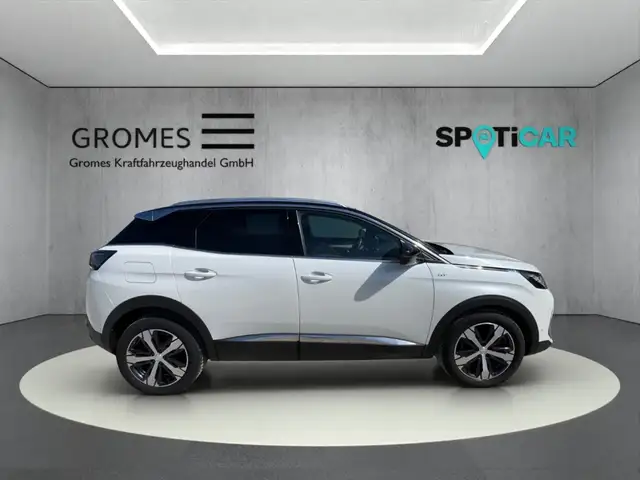 Peugeot 3008 view 2