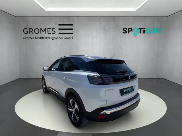 Peugeot 3008 view 5