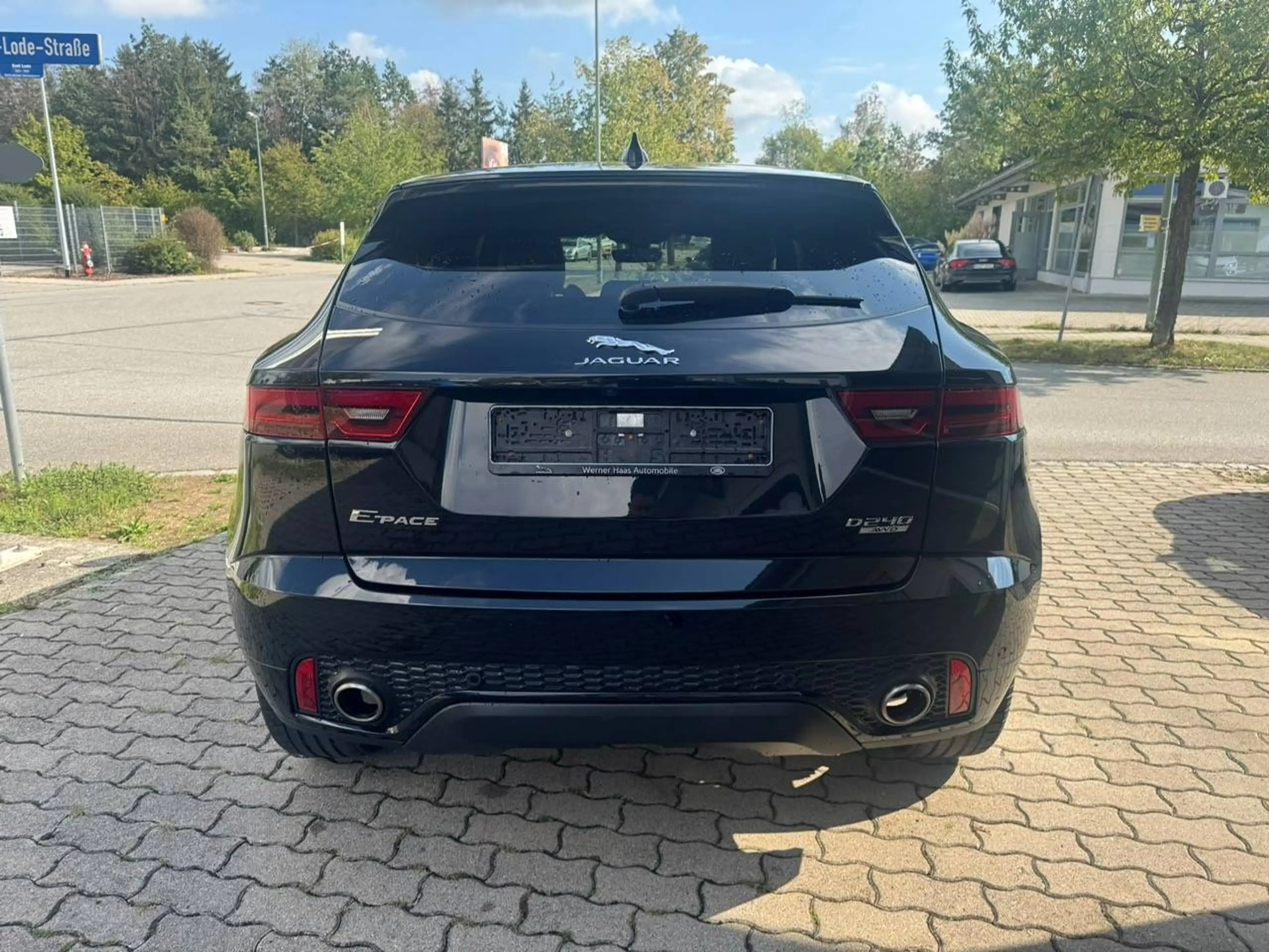 Jaguar E-Pace R-Dynamic SE AWD-Schekcheft-8 fach bereift- — photo 10