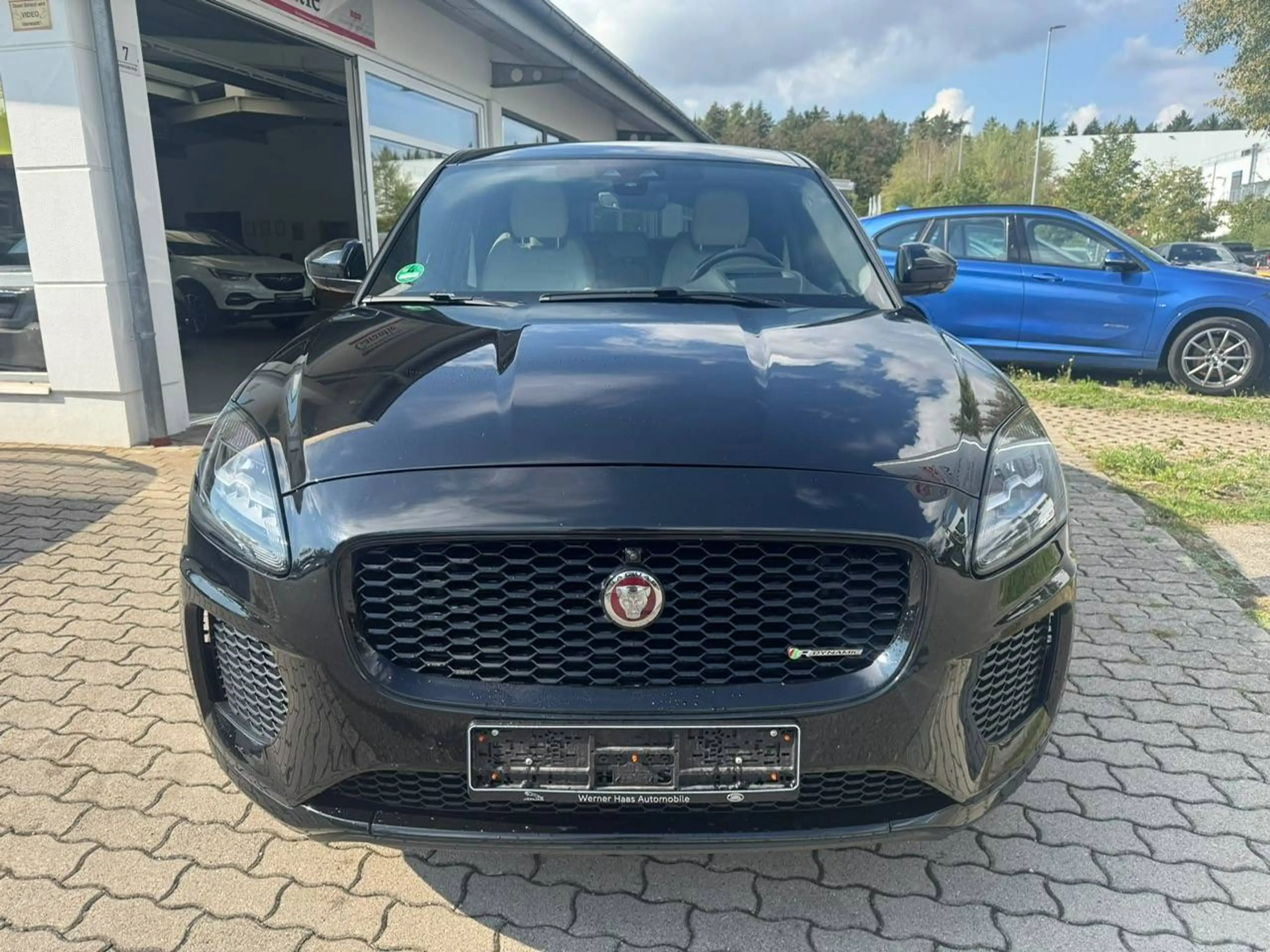 Jaguar E-Pace R-Dynamic SE AWD-Schekcheft-8 fach bereift- — photo 4