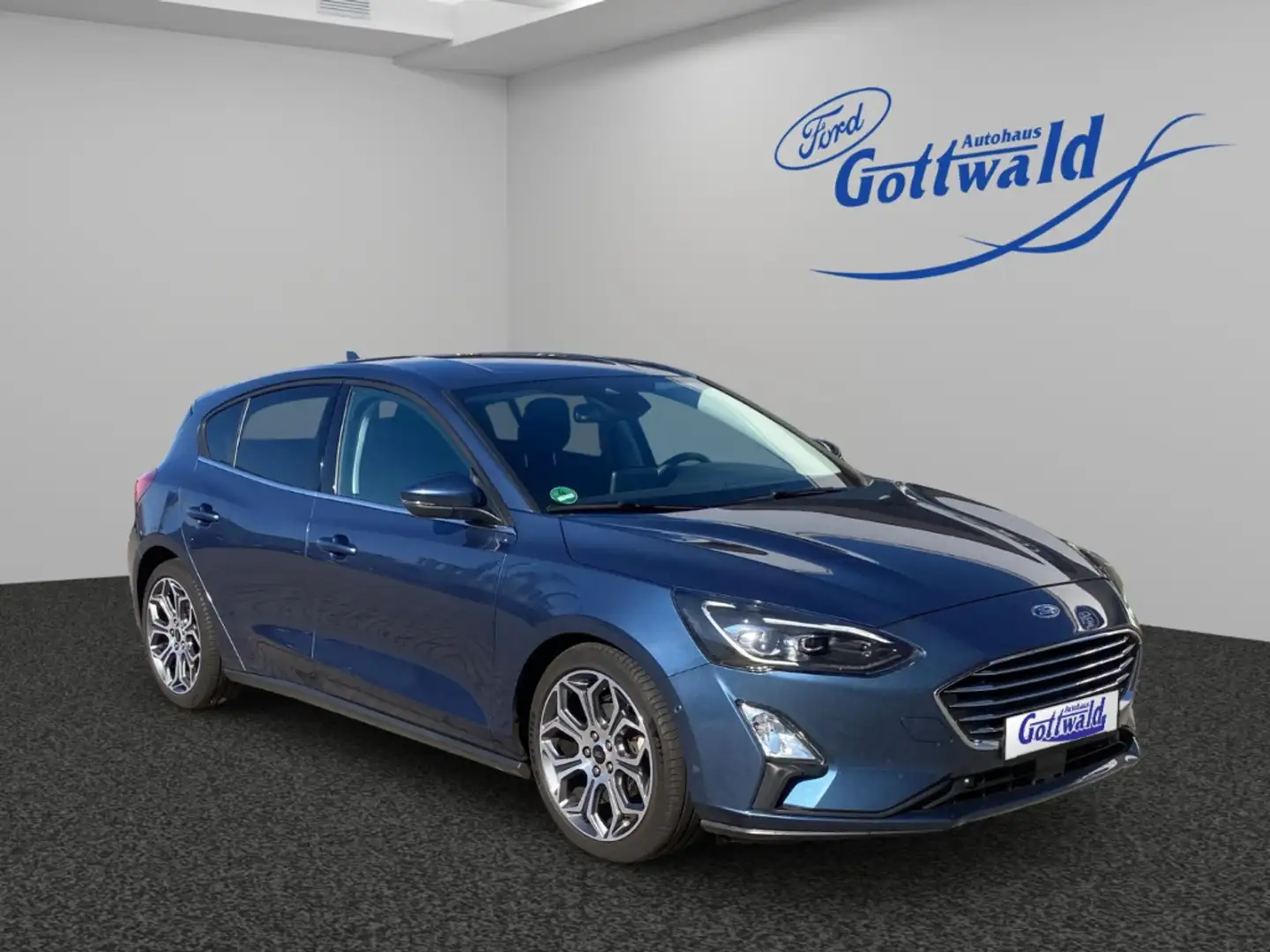 Ford Focus Titanium LED PDC Navi RFK Winterpaket Blau - 1