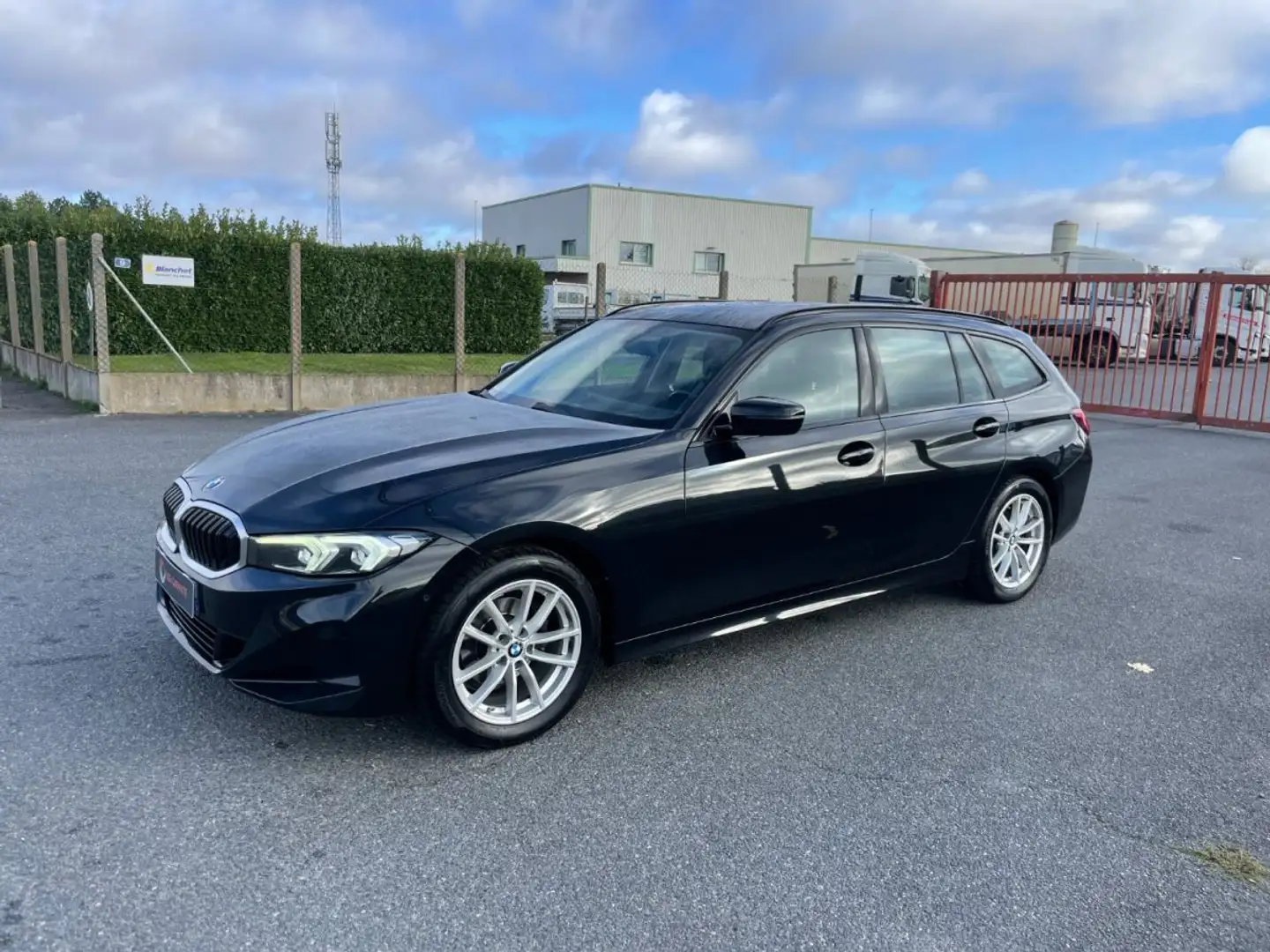 BMW 330 BREAK LOUNGE 156 Cv GARANTIE 12 MOIS Noir - 1