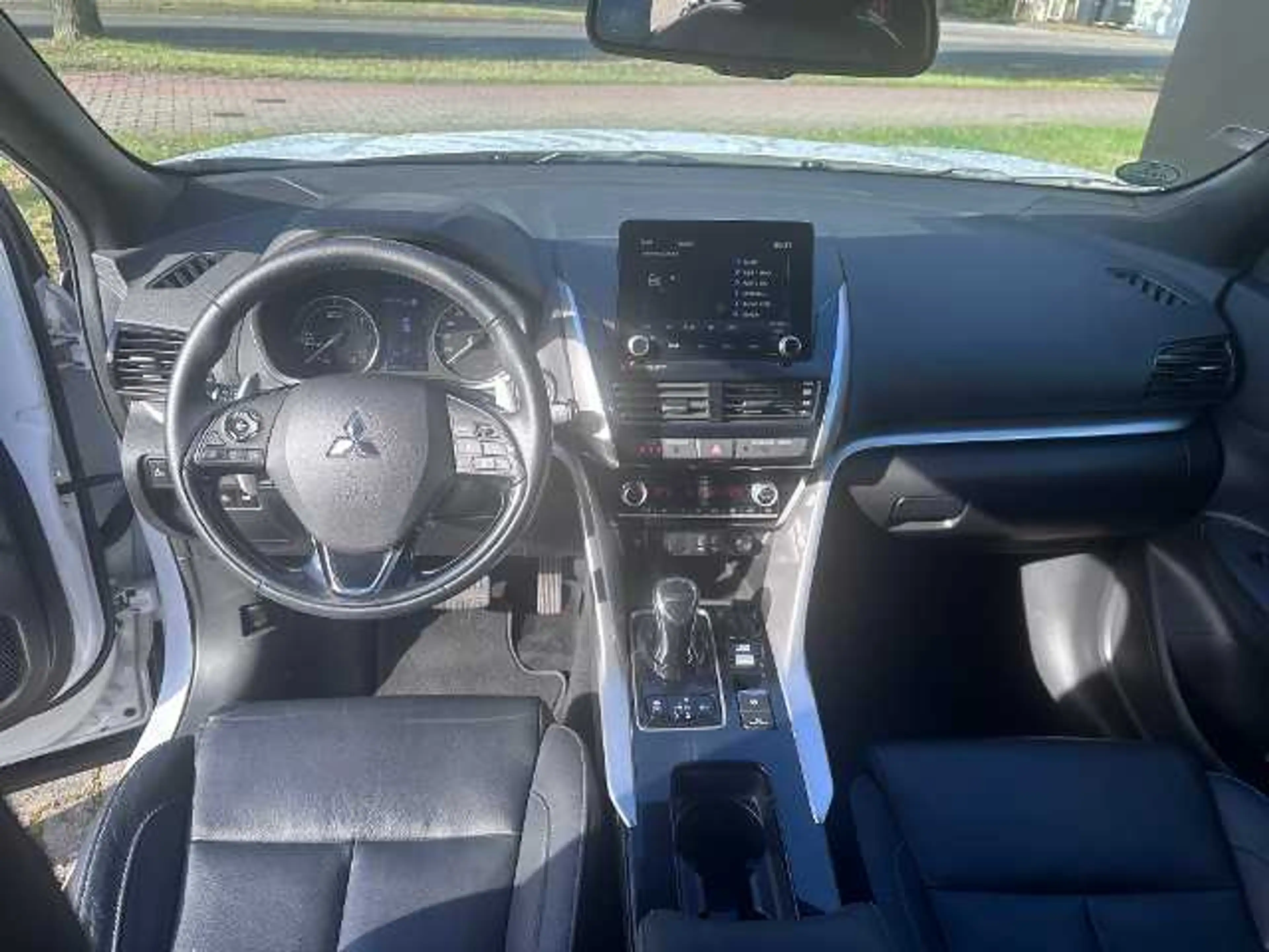 Mitsubishi Eclipse Cross Phev TOP 2.4 4WD — photo 6
