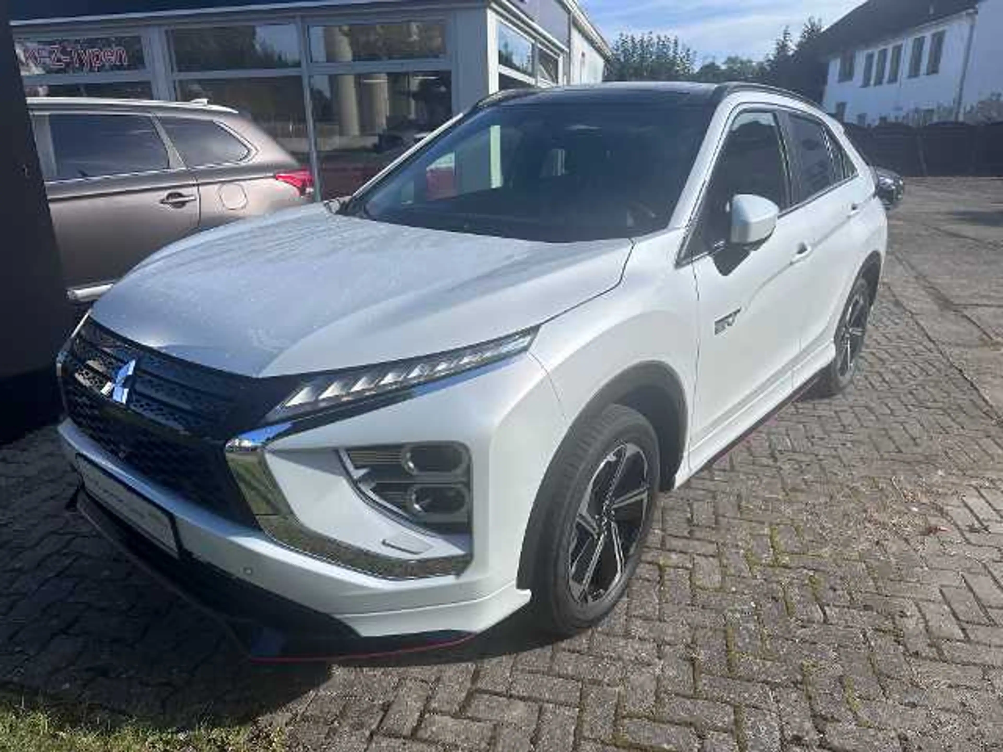 Mitsubishi Eclipse Cross Phev TOP 2.4 4WD — photo 2