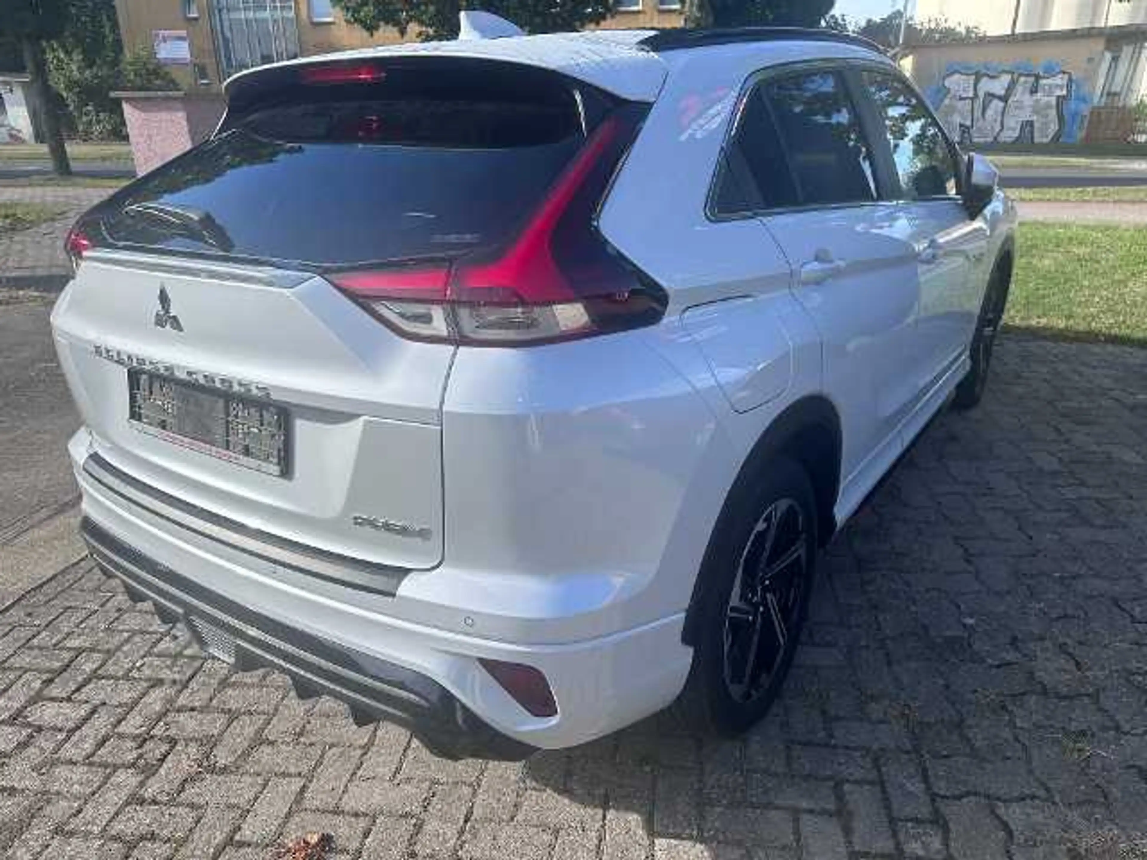 Mitsubishi Eclipse Cross Phev TOP 2.4 4WD — photo 3