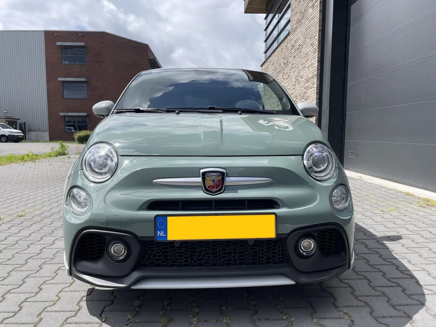 Abarth 695 70th Anniversary 180pk - Beats - Apple CarPlay Green - 2