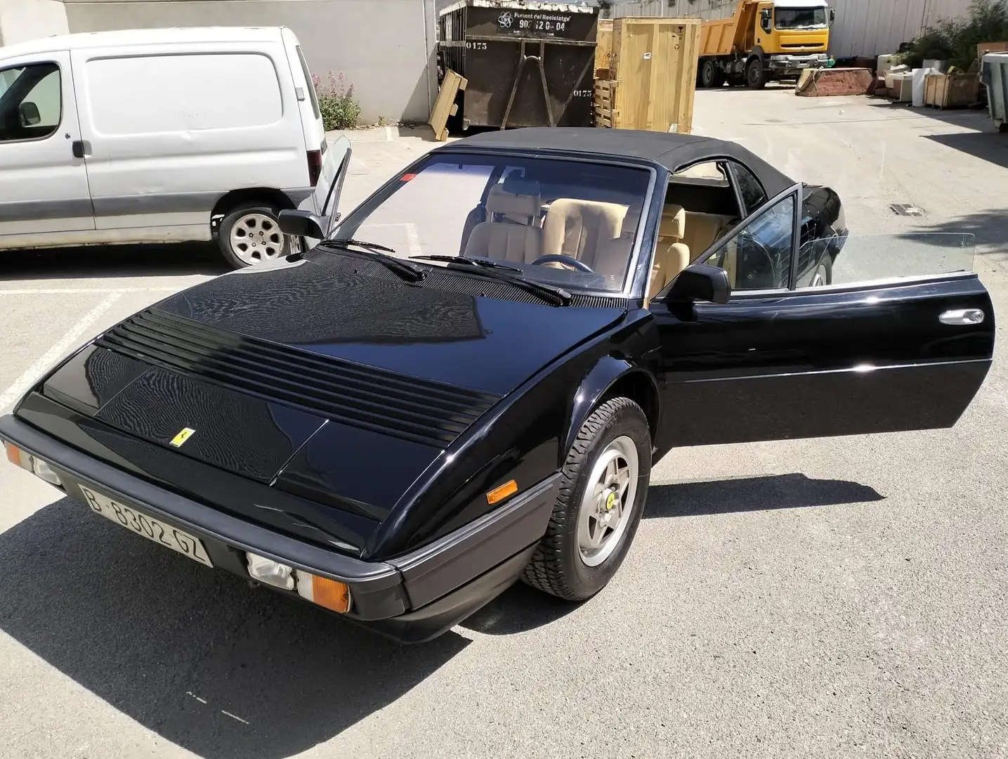 Ferrari Mondial Mondial 3.2 Cabrio Noir - 1