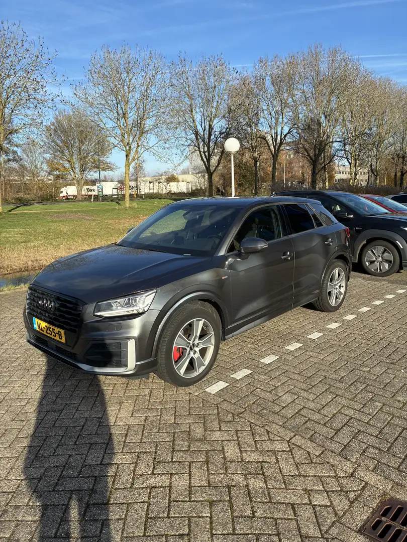 Audi Q2 S-line sportpakket 1.4 TFSI 150PK Apple Carplay NL Grijs - 1