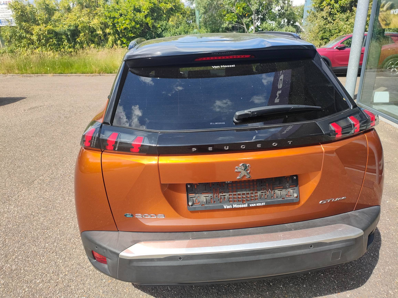 Peugeot e-2008 e-2008 50 kWh GT Line — photo 2