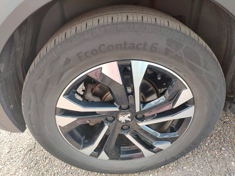 Peugeot e-2008 e-2008 50 kWh GT Line — photo 6
