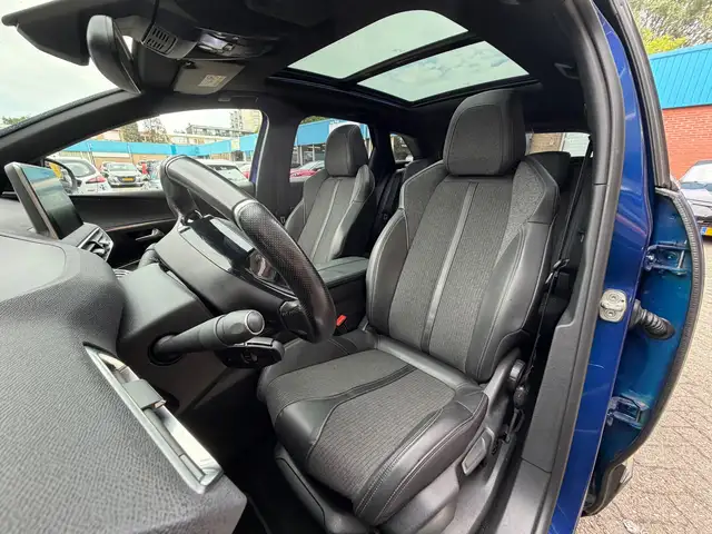 Peugeot 3008 view 4