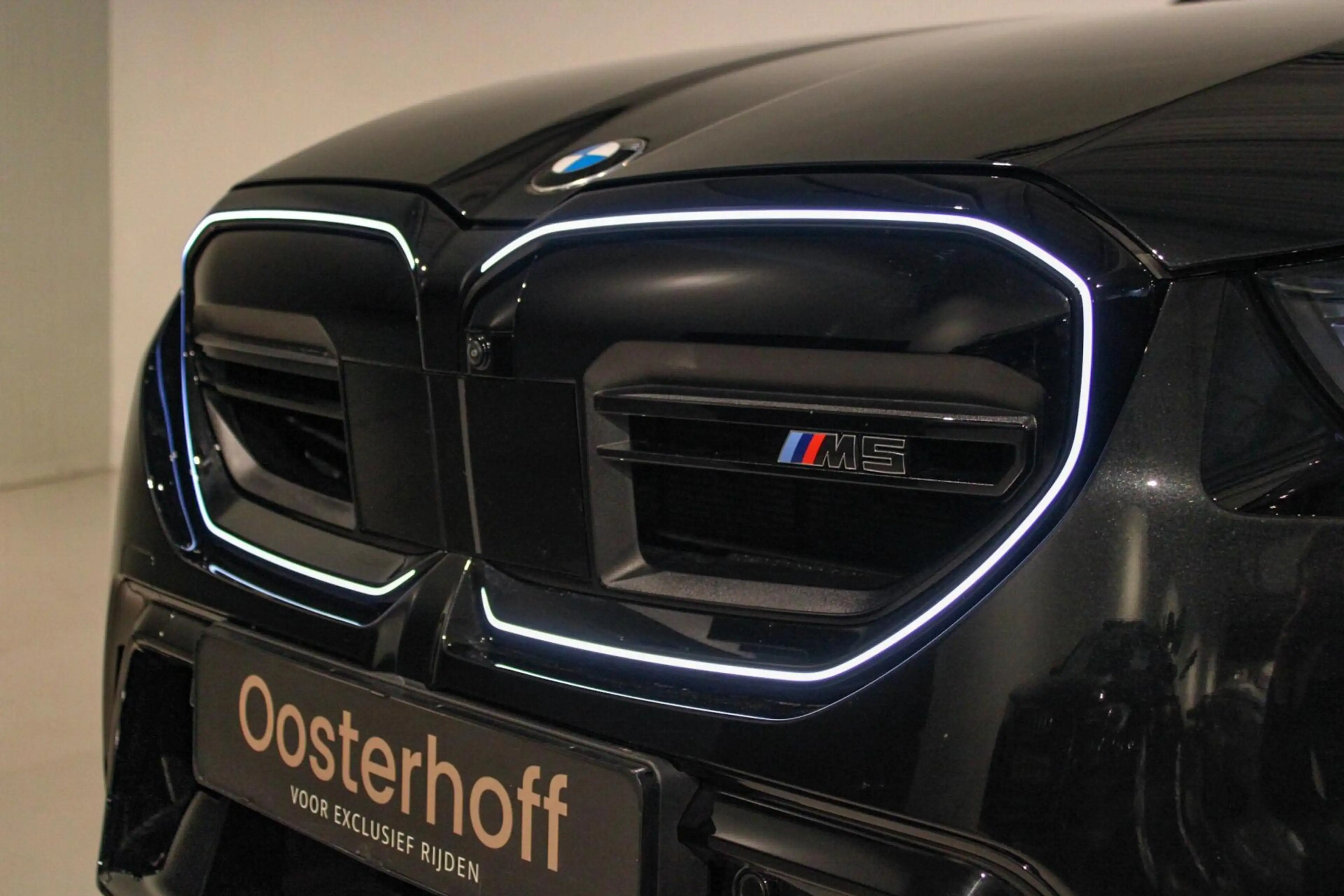 BMW M5 5-serie Touring — photo 8