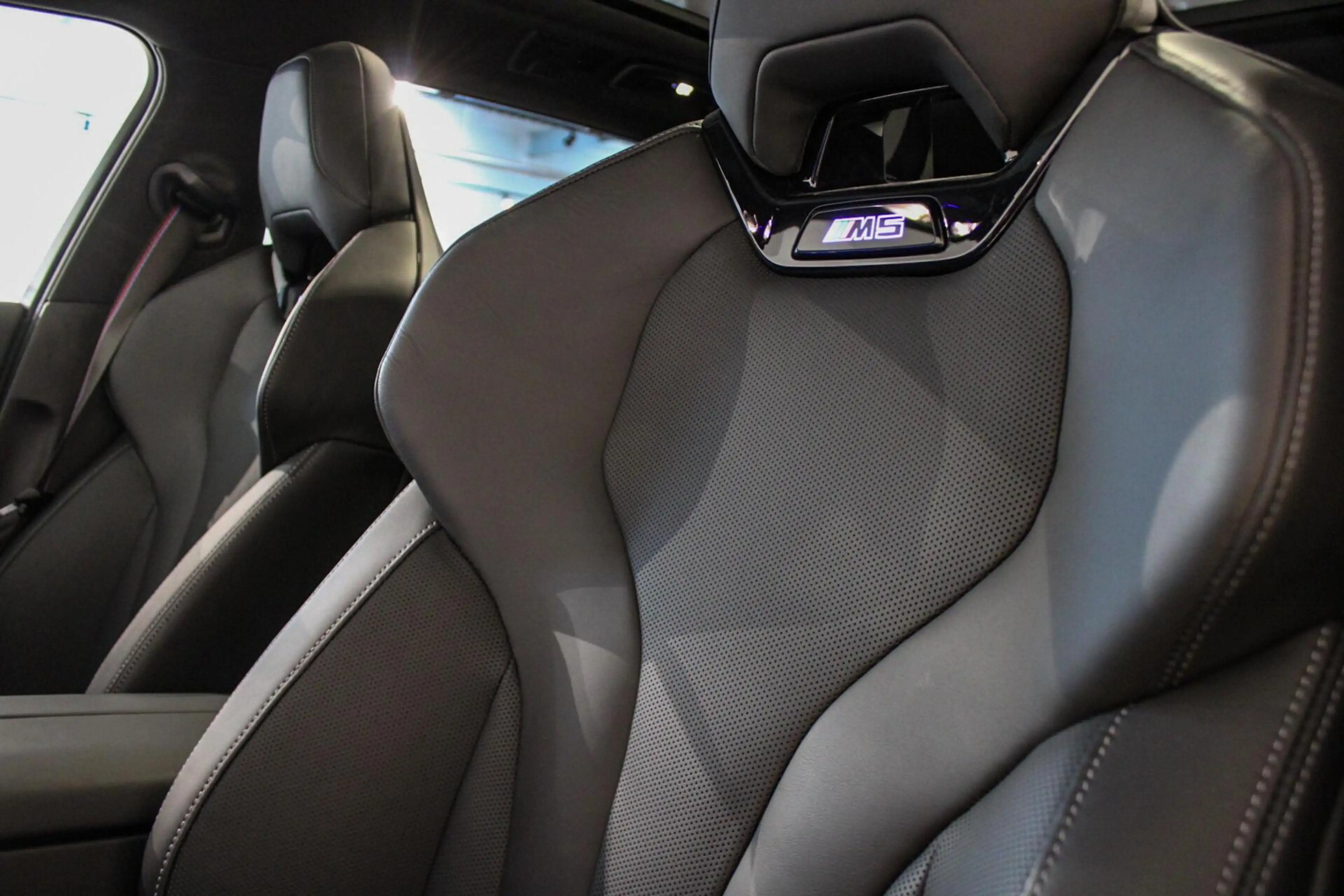 BMW M5 5-serie Touring — photo 3