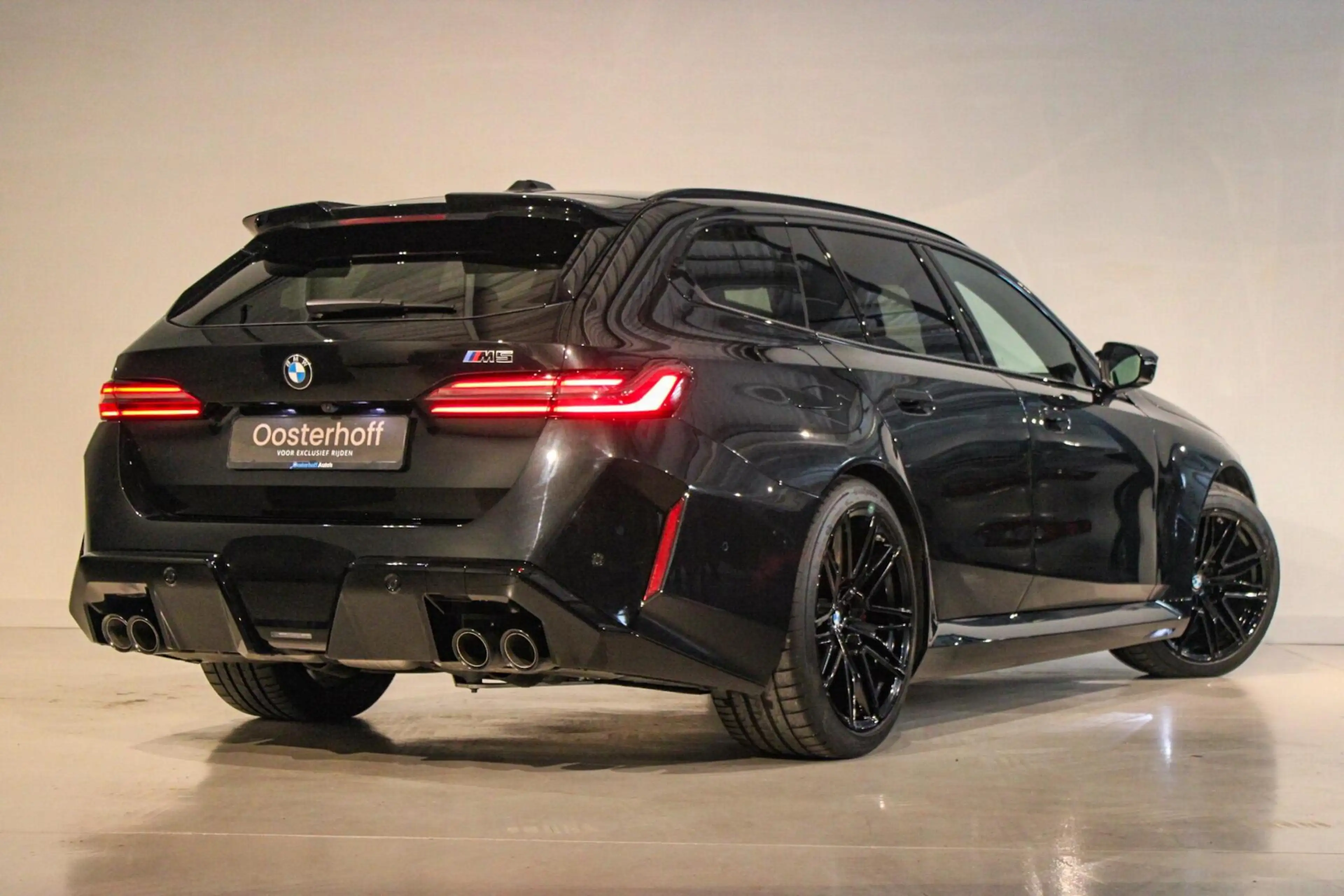 BMW M5 5-serie Touring — photo 2