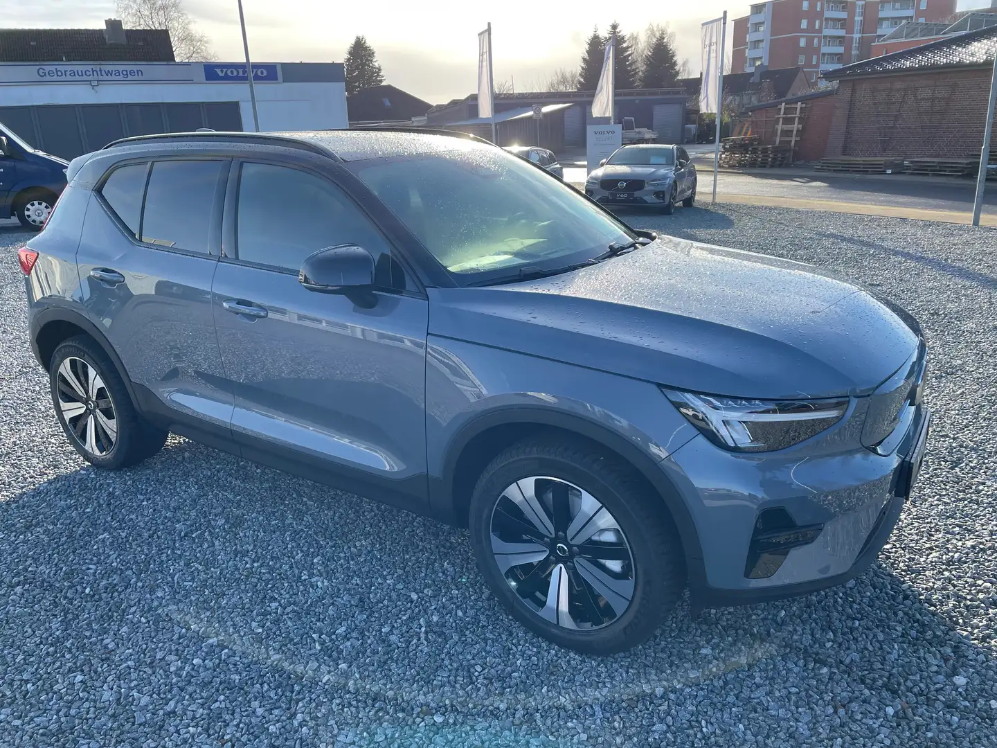 Volvo XC40 Core Recharge Pure Electric 2WD Gris - 2