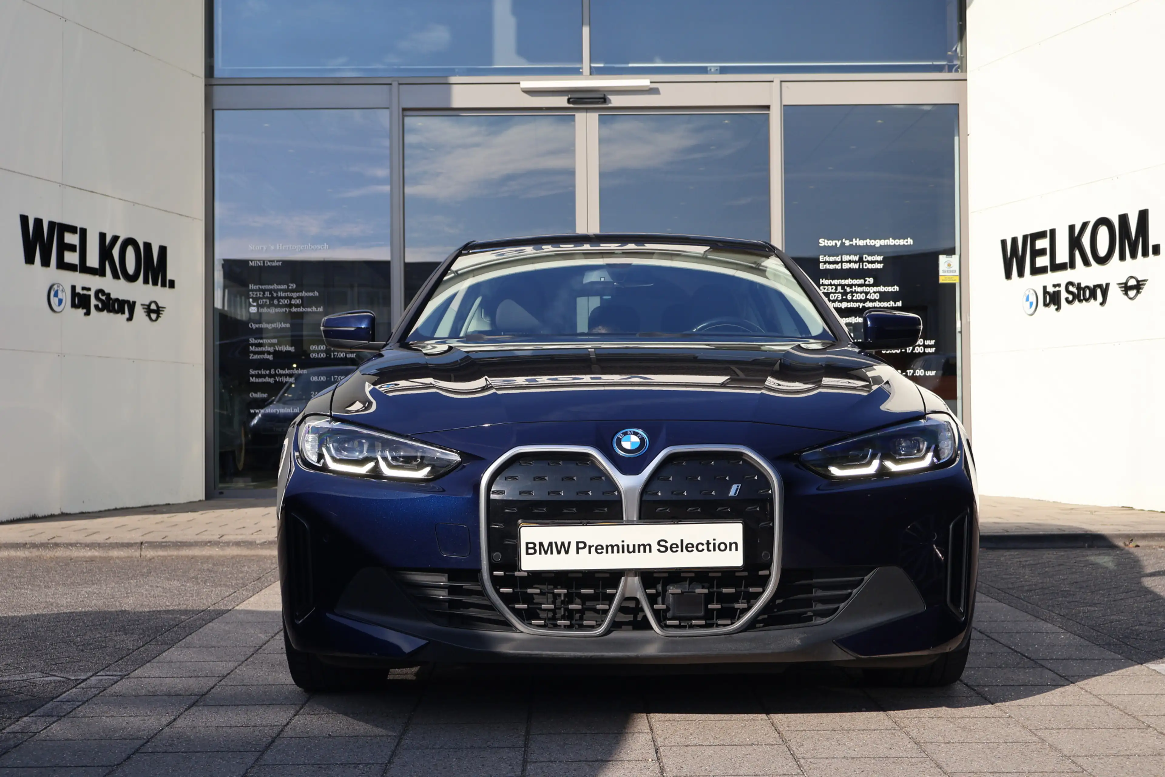BMW i4 eDrive40 / Trekhaak / Achteruitrijcamera / Stoelve — photo 3