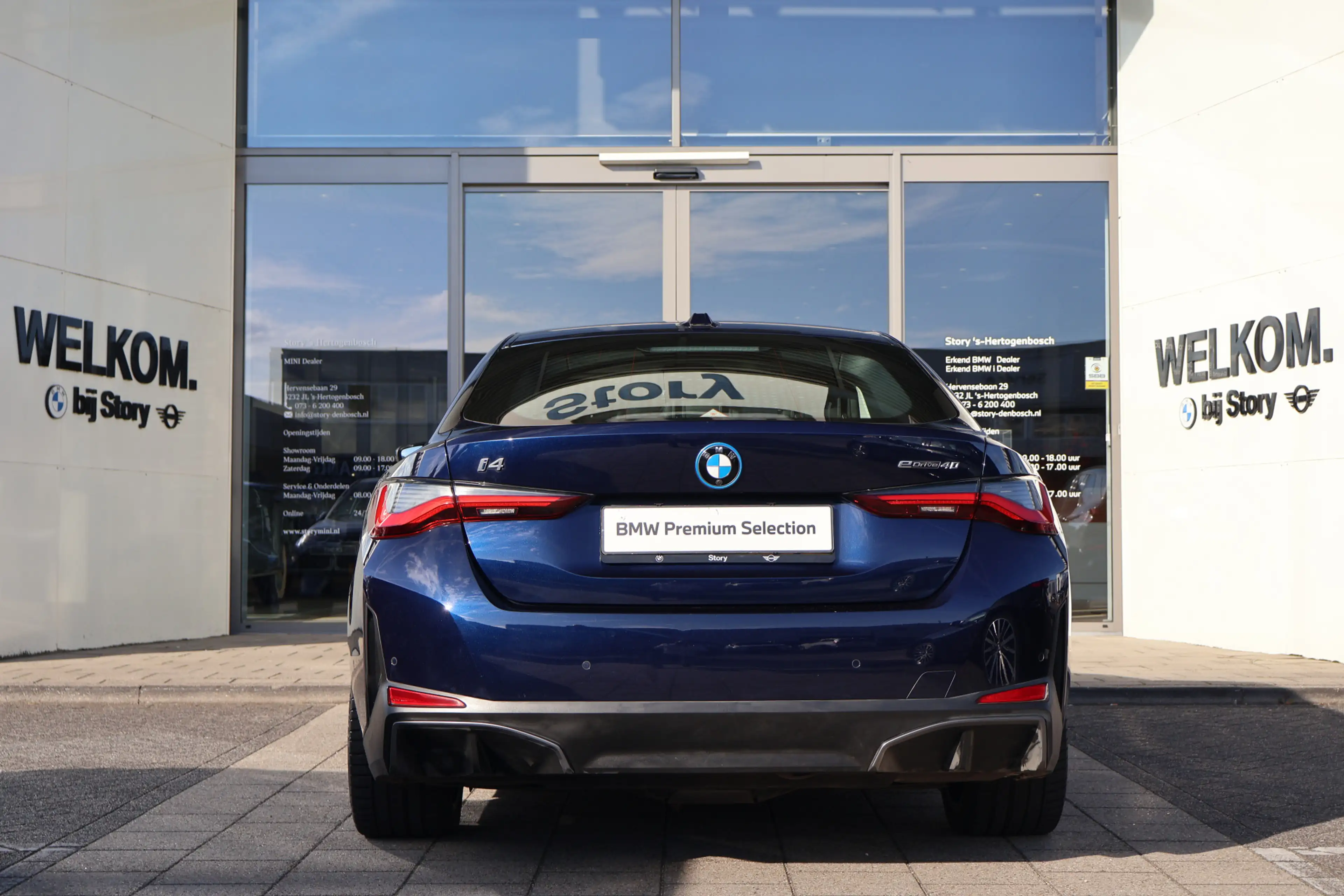 BMW i4 eDrive40 / Trekhaak / Achteruitrijcamera / Stoelve — photo 11