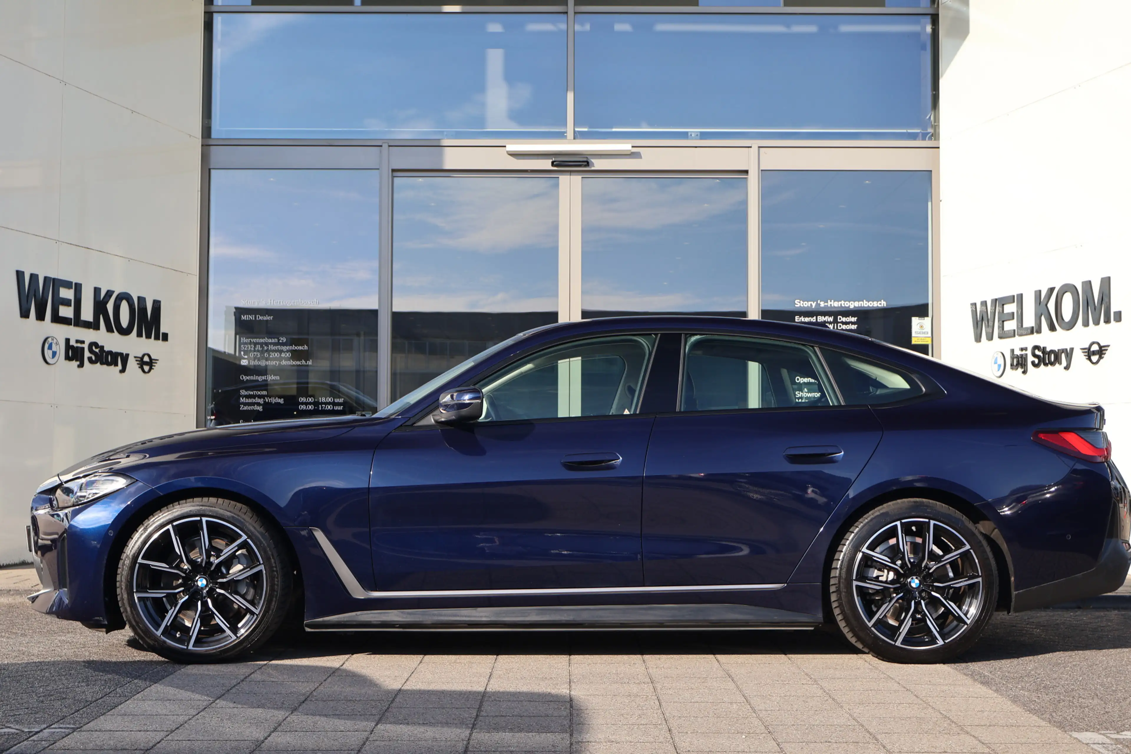 BMW i4 eDrive40 / Trekhaak / Achteruitrijcamera / Stoelve — photo 7