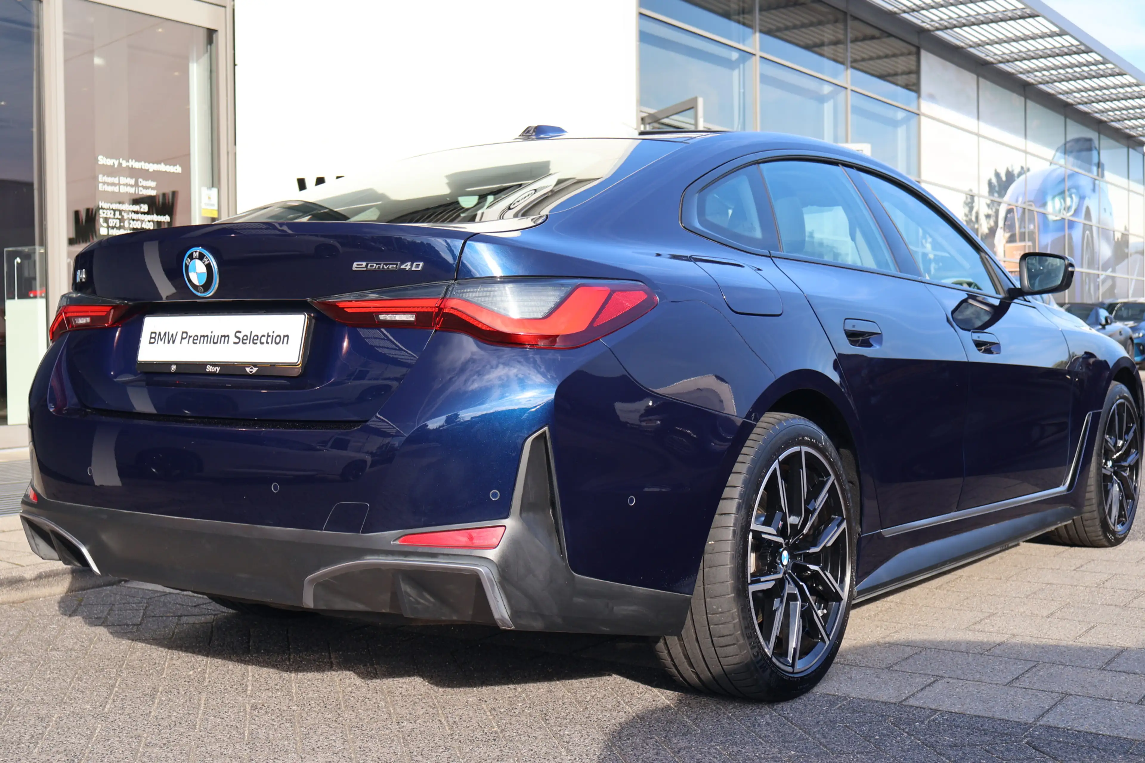 BMW i4 eDrive40 / Trekhaak / Achteruitrijcamera / Stoelve — photo 9