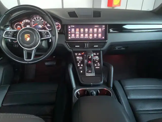 Porsche Cayenne view 14