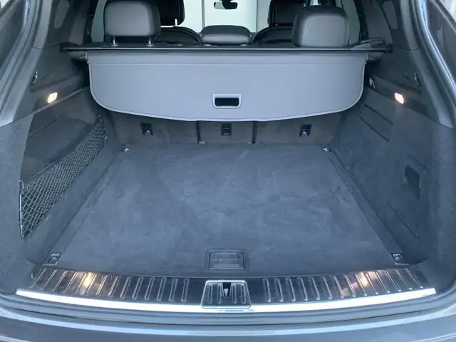 Porsche Cayenne view 9