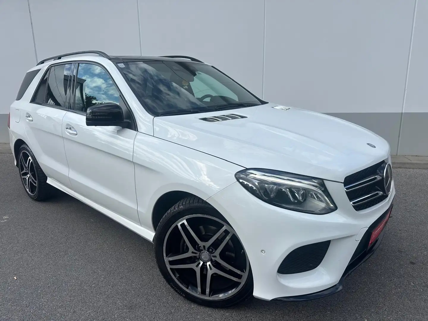 Mercedes-Benz GLE 350 d// ÖAMTC ÜBERPRÜFT // AMG-LINE //21 Zoll Weiß - 2