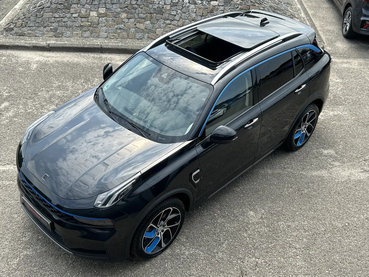 Lynk & Co 01 1.5 261 PK PHEV 1e EIGENAAR 360 CAMERA PANO DAK AD Zwart - 2