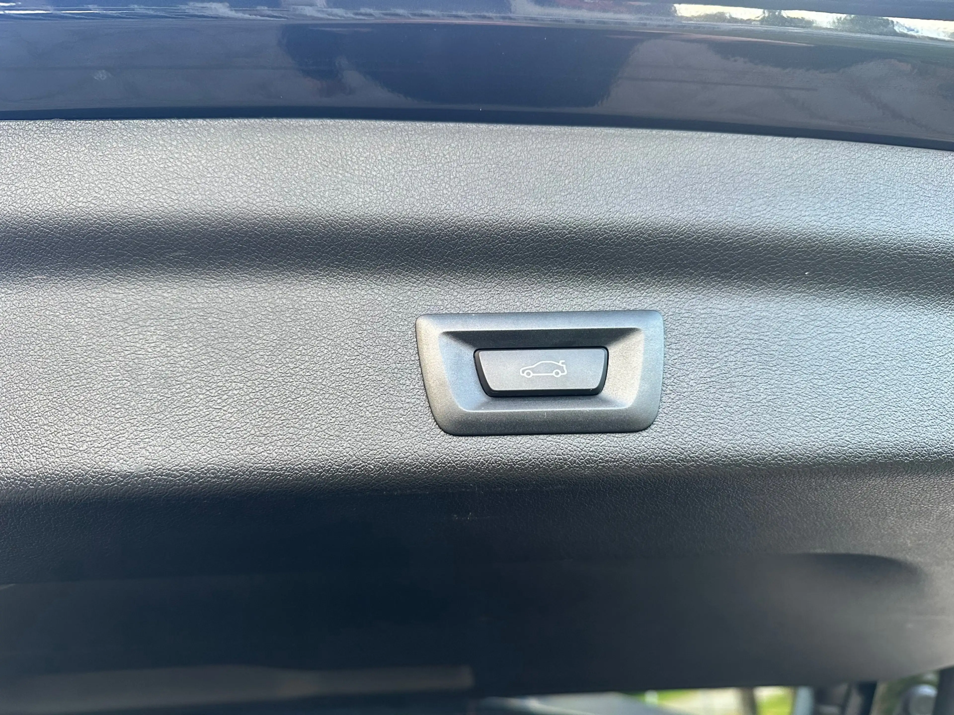 BMW X1 XDrive25e — photo 12