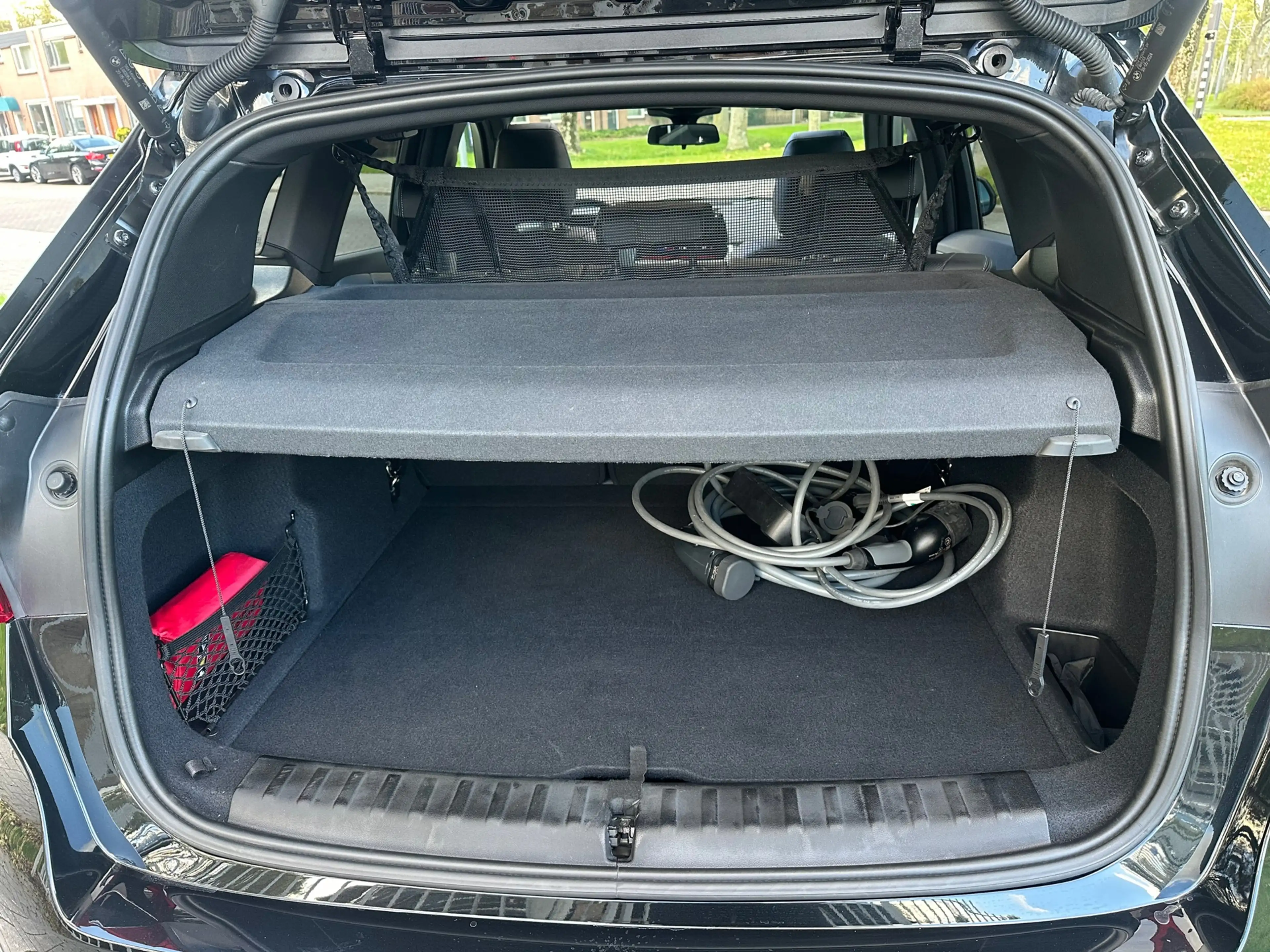 BMW X1 XDrive25e — photo 10