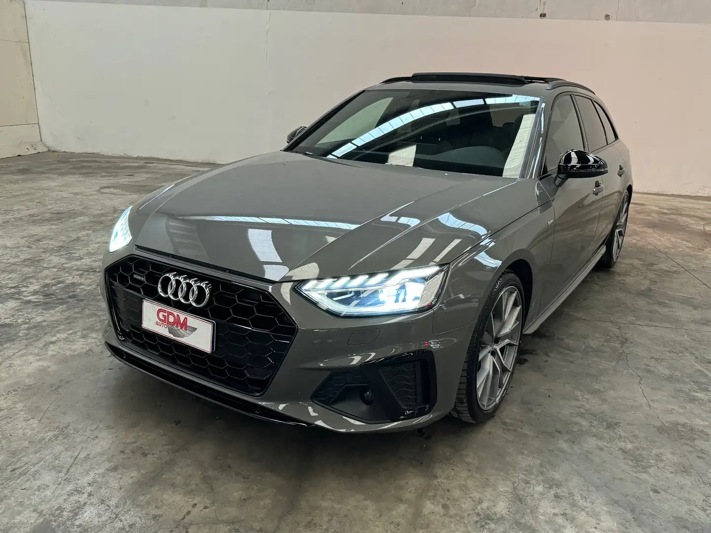 Audi A4 Avant 40 TDI quattro S-Tronic S-Line *PANORAMA* - 1