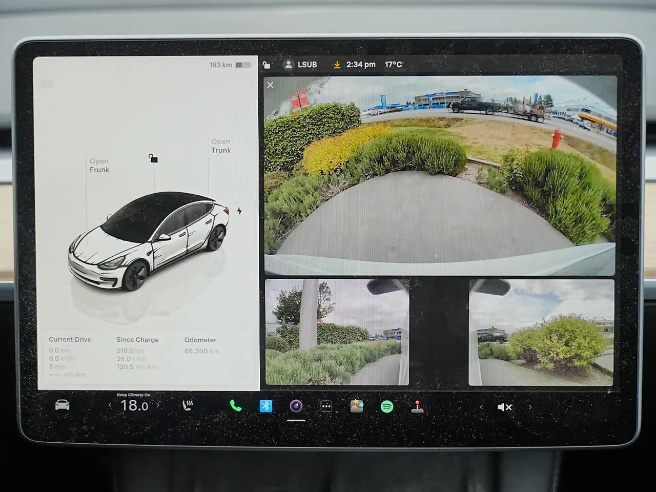 Tesla Model 3 снимка Tesla Model 3