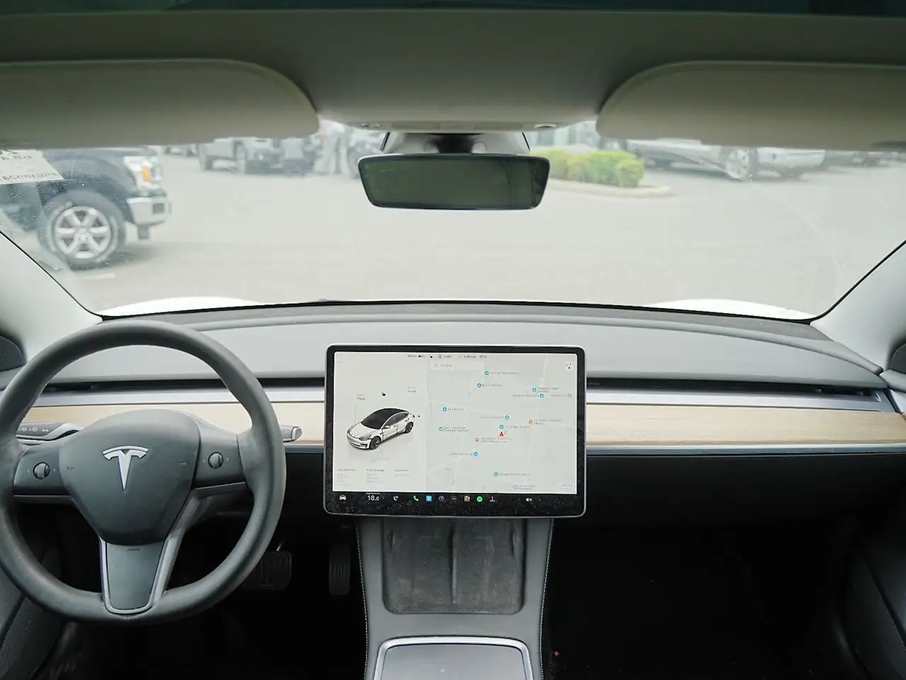 Tesla Model 3 снимка Tesla Model 3