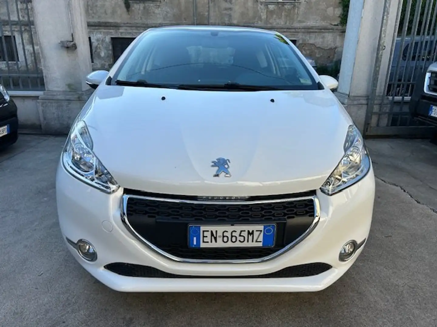 Peugeot 208 3p 1.2 vti 12v Allure PER NEO PATENTATI 116000 KM Weiß - 2
