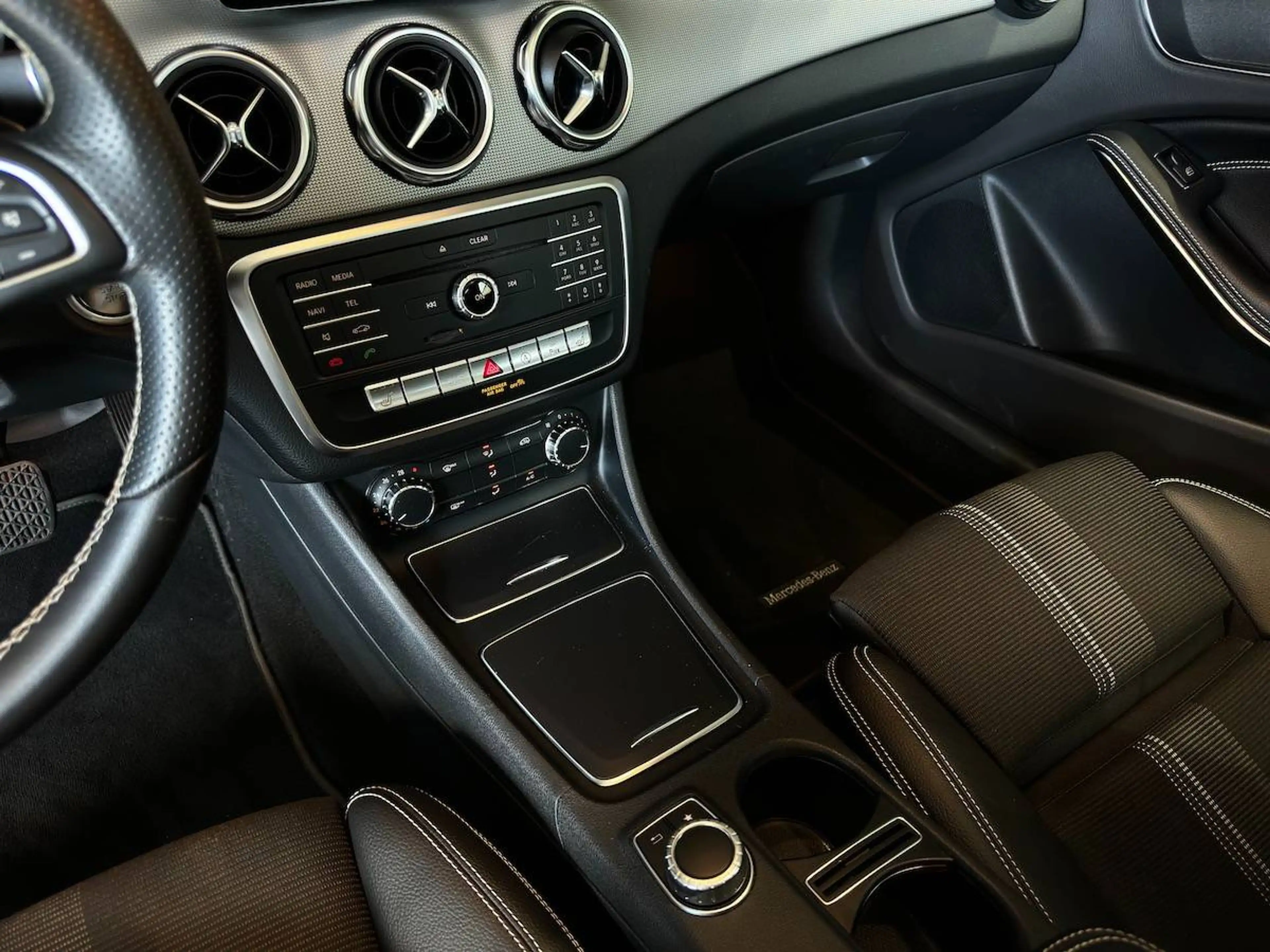 Mercedes-Benz GLA 220 Sensoren | Cruise | BT | Pano | Led | ... — photo 15