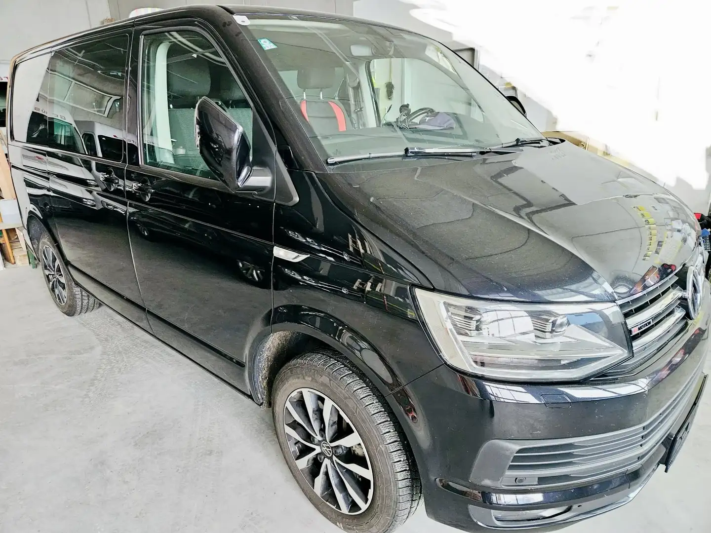 Volkswagen T6 Multivan DSG 4MOTION Comfortline Schwarz - 1