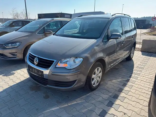 Volkswagen Touran Trendline 1.6, AHK, 7 Sitzte, Bi-Xenon