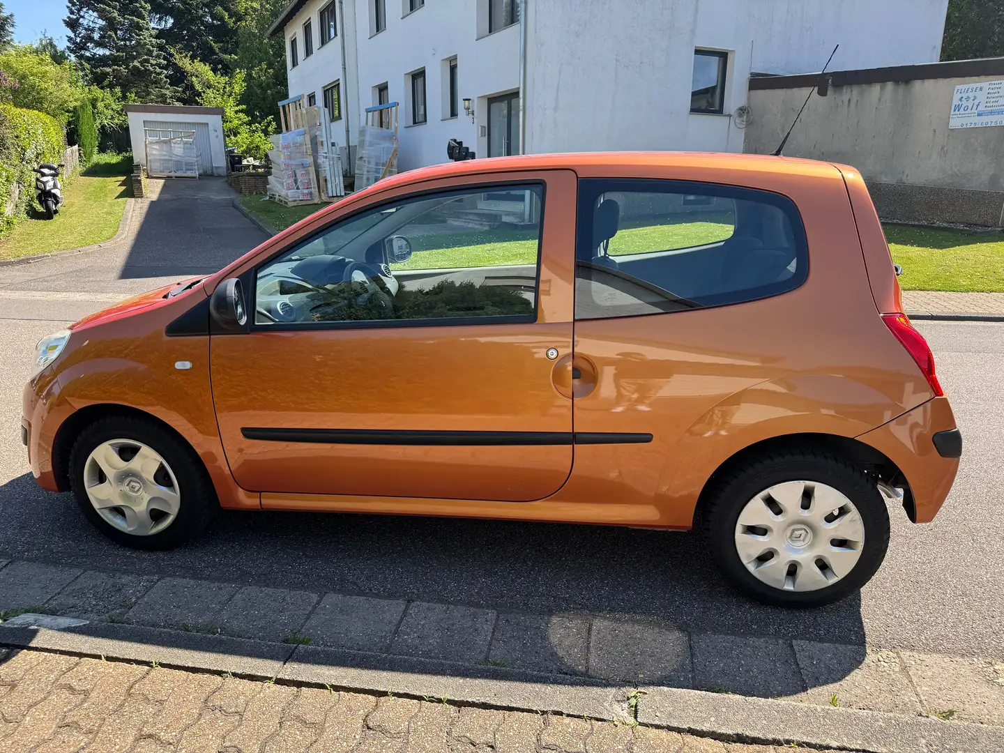 Renault Twingo Twingo 1.2 Authentique TÜF Sommer/Winterreifen Orange - 2
