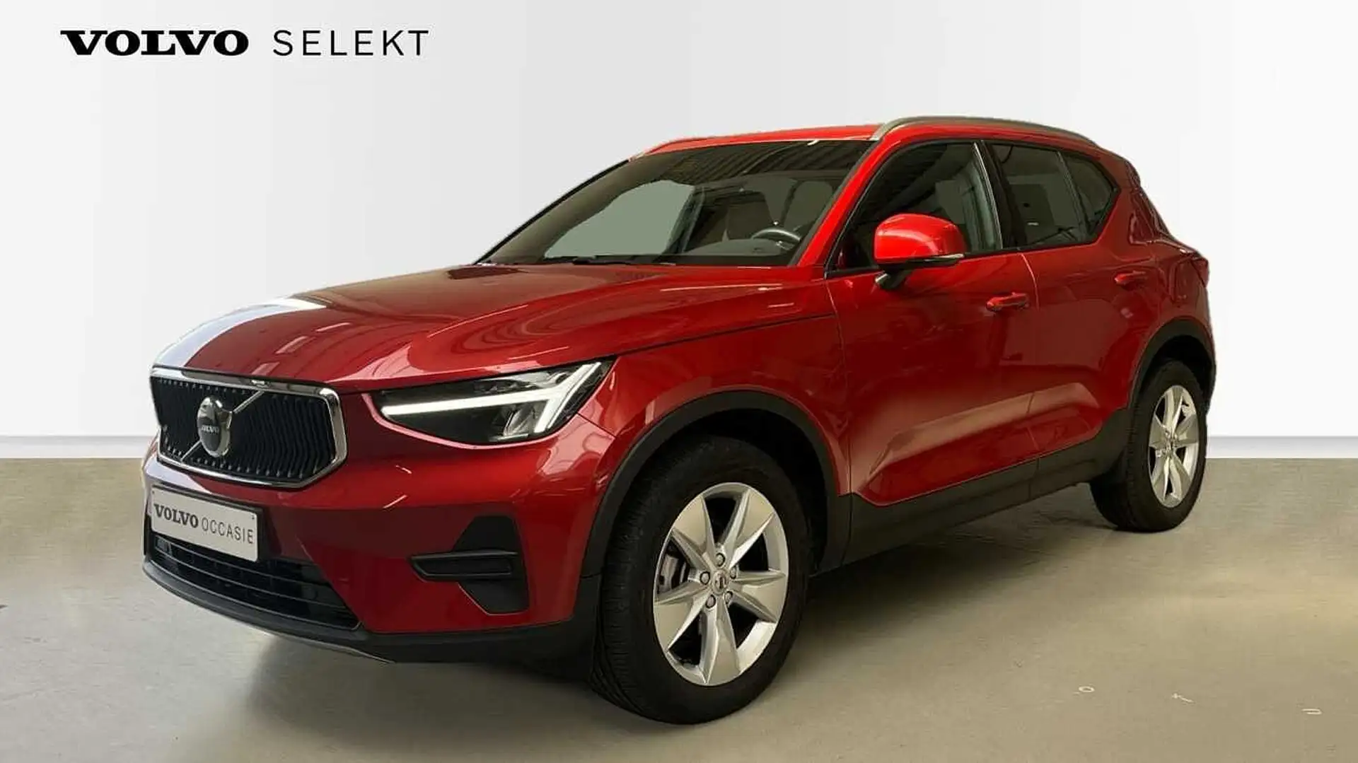Volvo XC40 Core T2 Automaat | Elektrische kofferklep | Navi | Rood - 1