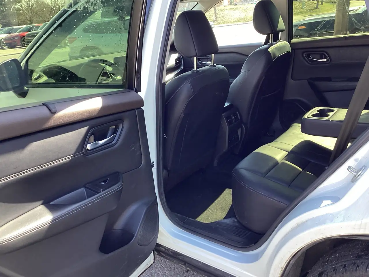 Nissan Rogue снимка Nissan Rogue