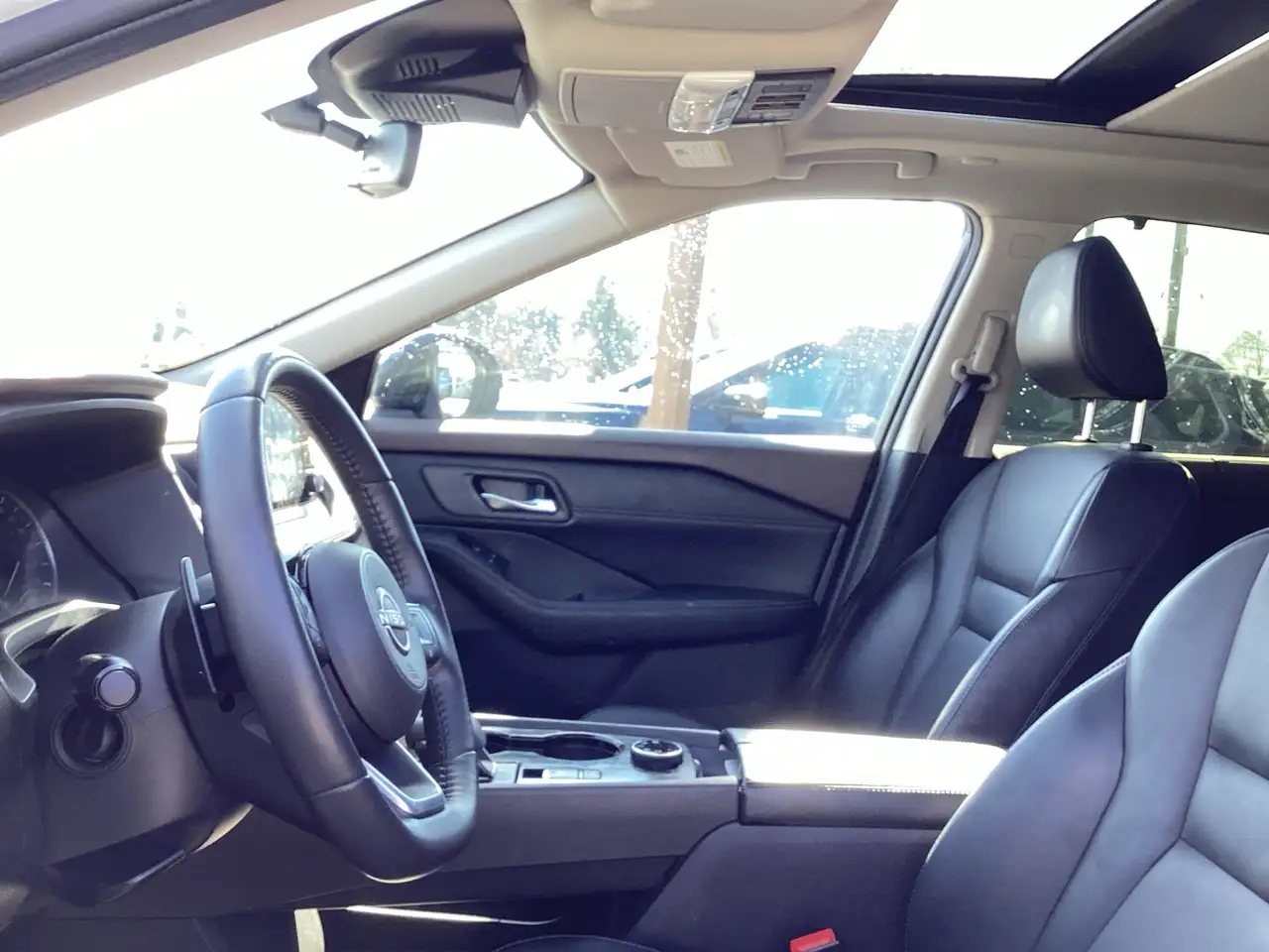 Nissan Rogue снимка Nissan Rogue