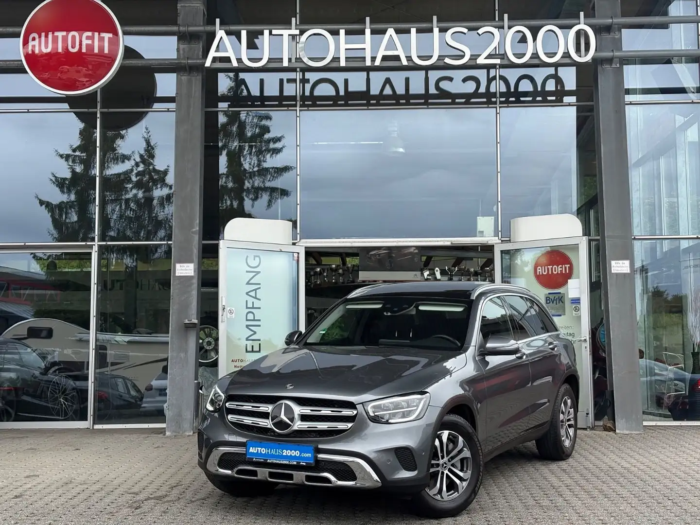 Mercedes-Benz GLC 200 d 4Matic/PANORAMA/STH/RFK/LEDER/AMBIENTE Grau - 1