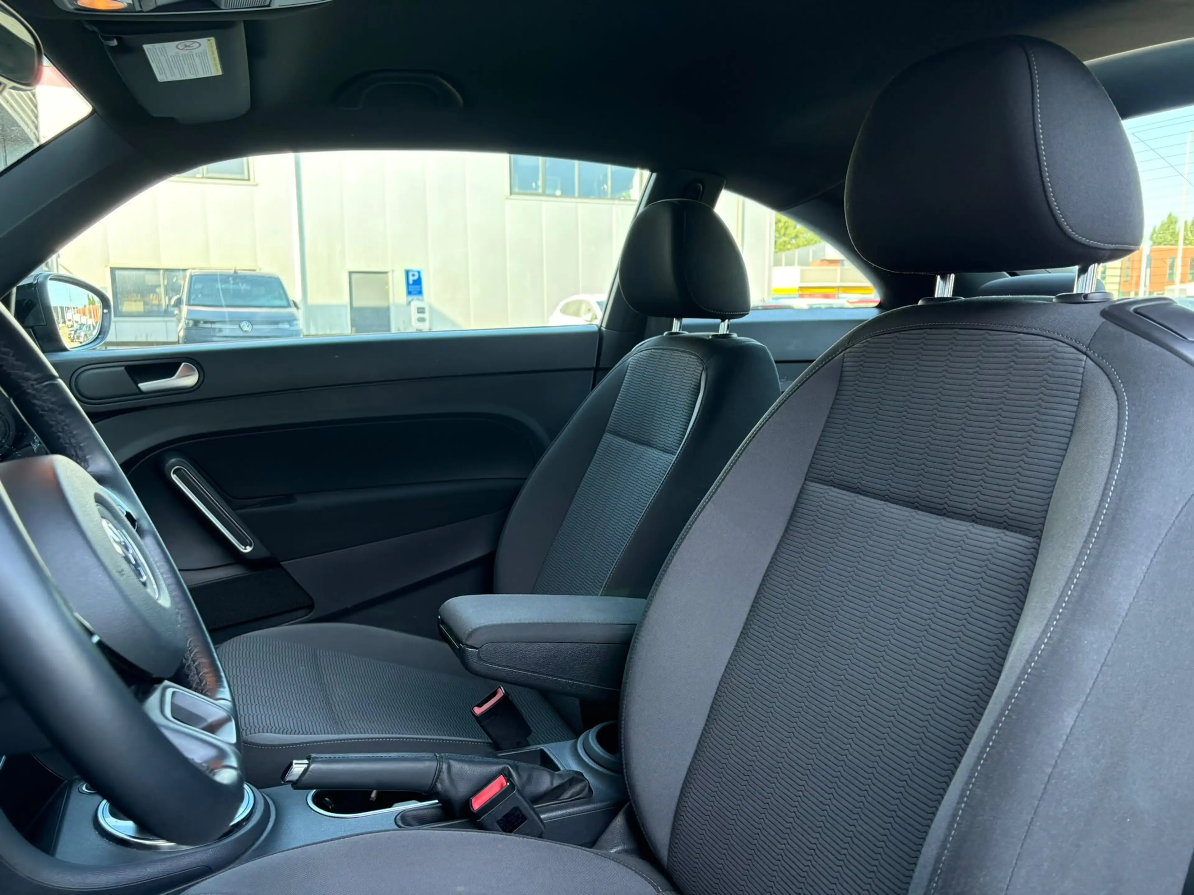 Volkswagen Beetle 1.2 TSI 105 pk Design | Airco | Navigatie | Stoelv — photo 10