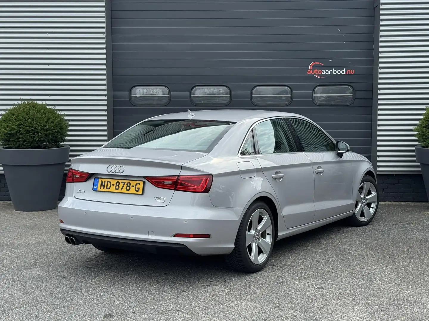 Audi A3 Limousine 1.4 TFSI CoD Ambition Pro Line S | Navig Grijs - 2